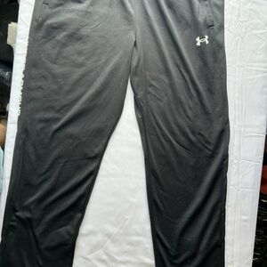 Under Armour Youth Track Pants . Youth XL